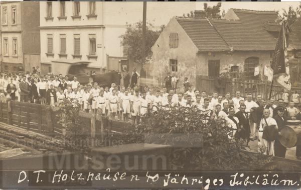 Leipzig, Holzhausen. Festzug, Jubiläum, Turnverein Holzhausen. Foto: Barthold, 1929. Quelle: Stadtgeschichtliches Museum Leipzig