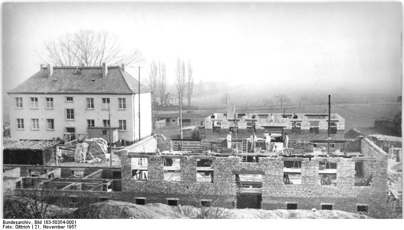 Digitale Fundsache Holzhausen: Bau von MTS-Wohnungen, 1957