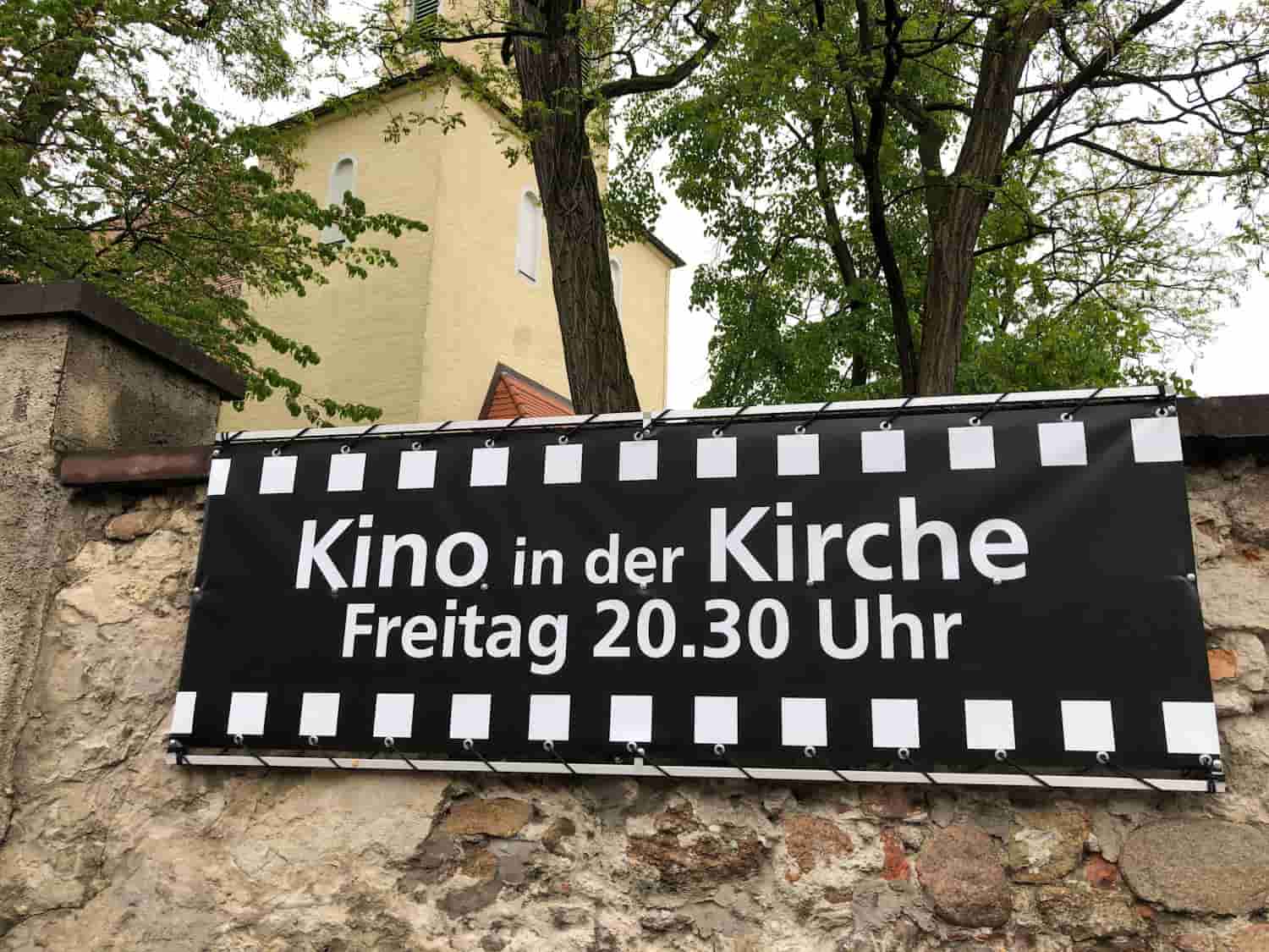 30. Juni, Liebertwolkwitz: Kino in der Kirche